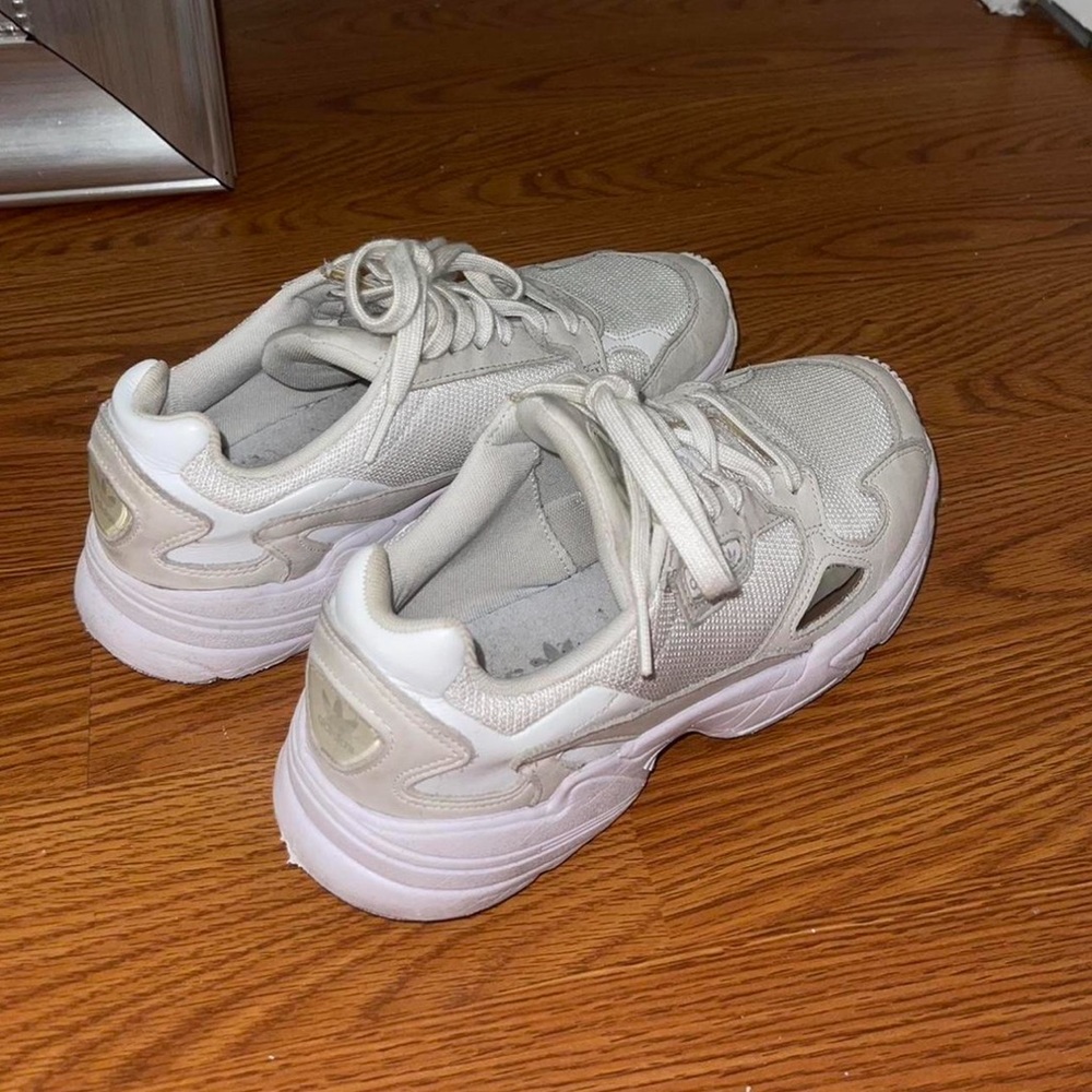 Adidas - Picture 3 of 4
